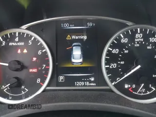 2017 Nissan Sentra SR z VIN 3N1AB7AP1HY213272, wystawiony jako IAAI lot #42305882 z przebiegiem 120 918 mil mil oraz . Historia ofert i sprzedaży dostępna na DreamBid. Obrazek 7.