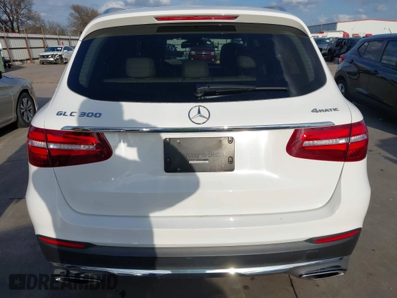 2019 Mercedes-Benz GLC 300 z VIN WDC0G4KB0KV154015, wystawiony jako IAAI lot #41049218 z przebiegiem 38 473 mil mil oraz . Historia ofert i sprzedaży dostępna na DreamBid. Obrazek 17.