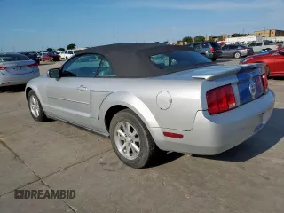 2008 Ford Mustang Deluxe z VIN 1ZVHT84NX85201463, wystawiony jako Copart lot #55823485 z przebiegiem 197 944 mil mil oraz Czysty tytuł • Clean title. Historia ofert i sprzedaży dostępna na DreamBid. Obrazek 2.