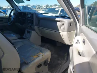 2001 Chevrolet Tahoe LT with VIN 1GNEC13T01J132932, listed as a IAAI auction lot 41398864 with 151,411 mi miles. Bid and sale history available at carsss.com. Image 5.
