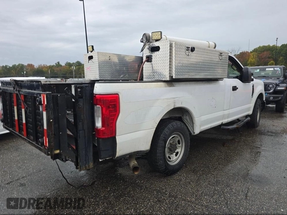 2019 Ford Super Duty F-250 SRW XL with VIN 1FTBF2A67KEG48981, listed as a IAAI auction lot 42093795 with Not Provided miles. Bid and sale history available at carsss.com. Image 4.
