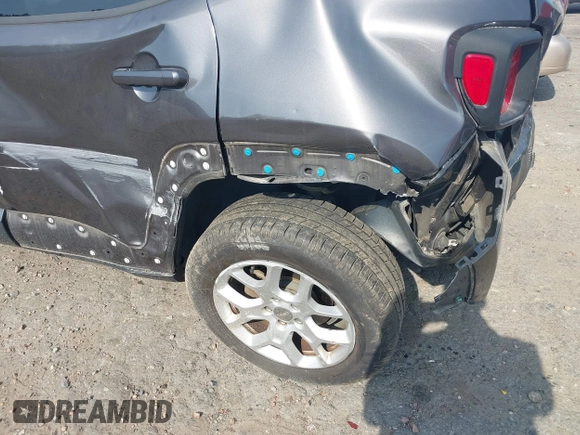 2016 Jeep Renegade Latitude z VIN ZACCJABT0GPD87340, wystawiony jako IAAI lot #42159423 z przebiegiem 121 869 mil mil oraz . Historia ofert i sprzedaży dostępna na DreamBid. Obrazek 18.