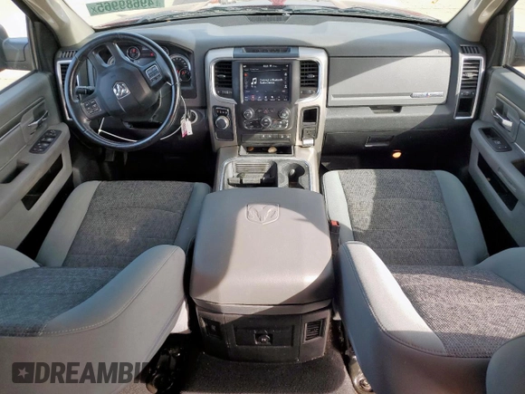 2018 Ram 1500 Lone Star Silver z VIN 1C6RR6LT1JS340745, wystawiony jako Copart lot #49689965 z przebiegiem 87 960 mil mil oraz Czysty tytuł • Clean title. Historia ofert i sprzedaży dostępna na DreamBid. Obrazek 8.
