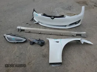 2018 Tesla Model S 75D z VIN 5YJSA1E27JF247900, wystawiony jako Copart lot #52014375 z przebiegiem 106 670 mil mil oraz Szkoda całkowita • Salvage title. Historia ofert i sprzedaży dostępna na DreamBid. Obrazek 14.