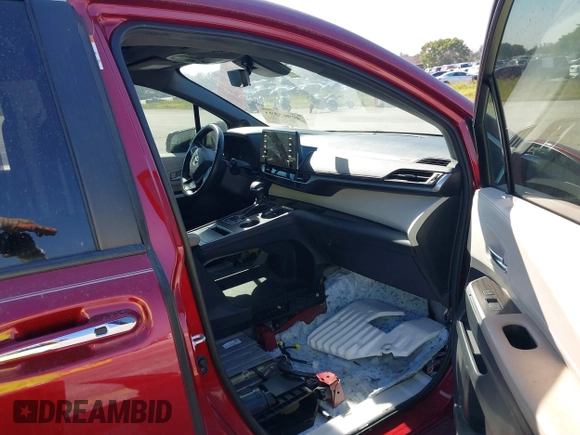 2021 Toyota Sienna Limited with VIN 5TDZSKFCXMS036019, listed as a IAAI auction lot 40965293 with 147,133 mi miles and . Bid and sale history available at DreamBid. Image 5.