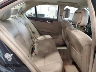 2013 Mercedes-Benz C 250 Sport z VIN WDDGF4HB7DR292456, wystawiony jako Copart lot #66205575 z przebiegiem 201 874 mil mil oraz Czysty tytuł • Clean title. Historia ofert i sprzedaży dostępna na DreamBid. Obrazek 10.