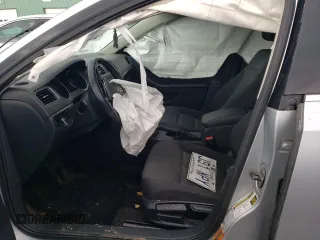 2015 Volkswagen Jetta SE z VIN 3VWD07AJ5FM209898, wystawiony jako Copart lot #49032185 z przebiegiem 173 697 mil mil oraz Szkoda całkowita • Salvage title. Historia ofert i sprzedaży dostępna na DreamBid. Obrazek 7.