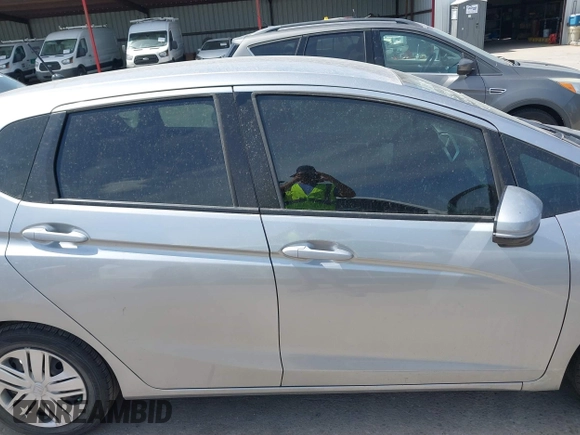 2020 Honda Fit LX with VIN 3HGGK5H43LM713989, listed as a IAAI auction lot 41808250 with 39,142 mi miles. Bid and sale history available at carsss.com. Image 14.