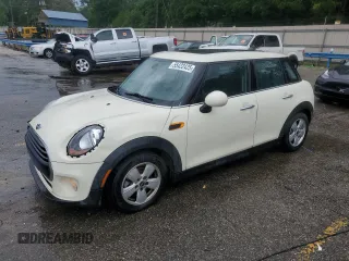 2017 MINI Hardtop 4 Door Cooper z VIN WMWXU1C54H2E18285, wystawiony jako Copart lot #55422425 z przebiegiem 125 732 mil mil oraz Szkoda całkowita • Salvage title. Historia ofert i sprzedaży dostępna na DreamBid. Obrazek 1.