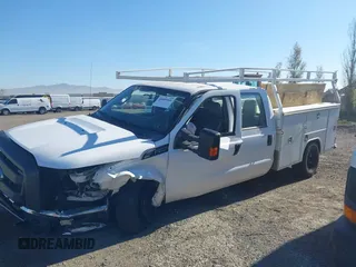2016 Ford Super Duty F-250 SRW XL with VIN 1FD7W2A68GED17013, listed as a IAAI auction lot 40889560 with 133,390 mi miles. Bid and sale history available at carsss.com. Image 14.