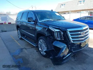 2017 Cadillac Escalade Platinum with VIN 1GYS4DKJ7HR349250, listed as a IAAI auction lot 41741978 with 109,277 mi miles. Bid and sale history available at carsss.com. Image 1.