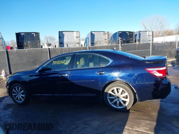 2007 Lexus LS 460 z VIN JTHBL46F475008259, wystawiony jako IAAI lot #38420663 z przebiegiem 198 992 mil mil oraz . Historia ofert i sprzedaży dostępna na DreamBid. Obrazek 14.