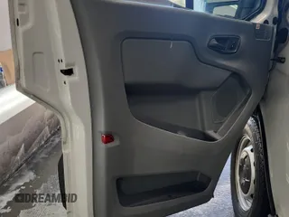 2019 Ford Transit z VIN 1FTYE1YM8KKB40189, wystawiony jako IAAI lot #42763040 z przebiegiem 193 036 mil mil oraz . Historia ofert i sprzedaży dostępna na DreamBid. Obrazek 15.