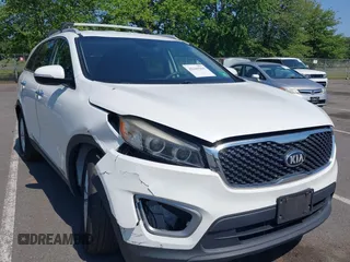 2016 Kia Sorento LX with VIN 5XYPGDA56GG179886, listed as a IAAI auction lot 42343364 with 123,101 mi miles and . Bid and sale history available at DreamBid. Image 1.