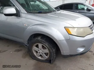 2008 Mitsubishi Outlander ES with VIN JA4LS21W68Z012158, listed as a IAAI auction lot 42051846 with 220,646 mi miles. Bid and sale history available at carsss.com. Image 6.