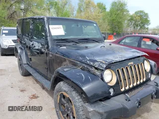2014 Jeep Wrangler Unlimited Sahara with VIN 1C4BJWEG6EL189712, listed as a IAAI auction lot 42043053 with 108,716 mi miles. Bid and sale history available at carsss.com. Image 6.