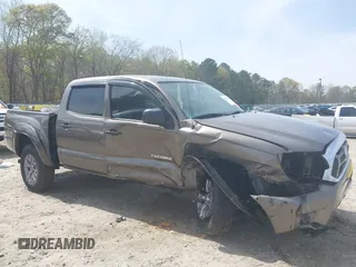 2015 Toyota Tacoma PreRunner z VIN 5TFJX4GN7FX043923, wystawiony jako IAAI lot #41930476 z przebiegiem 151 399 mil mil oraz . Historia ofert i sprzedaży dostępna na DreamBid. Obrazek 6.