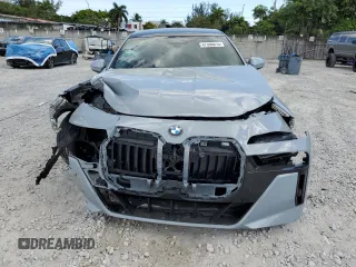 2023 BMW 7 Series 740i z VIN WBA23EH08PCM24789, wystawiony jako Copart lot #47390015 z przebiegiem 51 854 mil mil oraz Nie do naprawy • Non repairable. Historia ofert i sprzedaży dostępna na DreamBid. Obrazek 5.