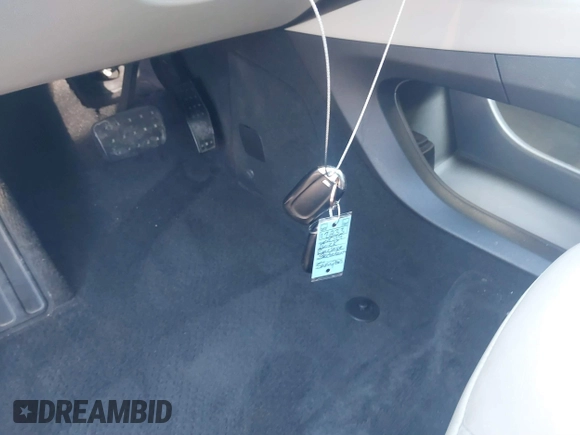 2019 Buick Enclave Essence with VIN 5GAERBKW6KJ274679, listed as a IAAI auction lot 41733052 with 85,884 mi miles and . Bid and sale history available at carsss.com. Image 11.