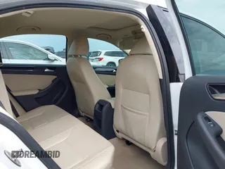 2016 Volkswagen Jetta SEL с VIN 3VWL07AJXGM203480, выставлен на аукционе IAAI как лот 42630215 с пробегом 112 599 миль миль и . История ставок и продаж доступна на DreamBid. Изображение 8.