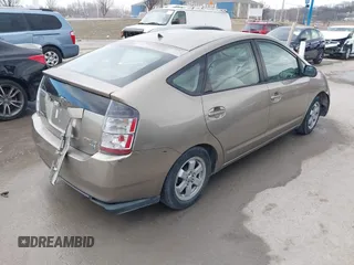 2004 Toyota Prius with VIN JTDKB22UX40033849, listed as a IAAI auction lot 41670061 with 299,999 mi miles and . Bid and sale history available at DreamBid. Image 4.
