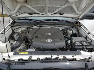 2011 Toyota Tacoma PreRunner z VIN 3TMJU4GN1BM124215, wystawiony jako Copart lot #55755385 z przebiegiem 153 806 mil mil oraz Czysty tytuł • Clean title. Historia ofert i sprzedaży dostępna na DreamBid. Obrazek 11.