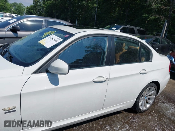 2011 BMW 3 Series 328i xDrive with VIN WBAPK5C54BA662199, listed as a IAAI auction lot 42651146 with 190,396 mi miles and . Bid and sale history available at DreamBid. Image 14.