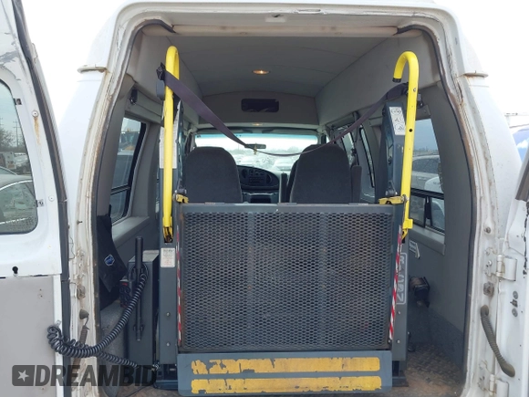 2003 Ford Econoline Cargo Recreational with VIN 1FDPE24L13HA67398, listed as a IAAI auction lot 41674471 with 321,746 mi miles and . Bid and sale history available at DreamBid. Image 8.