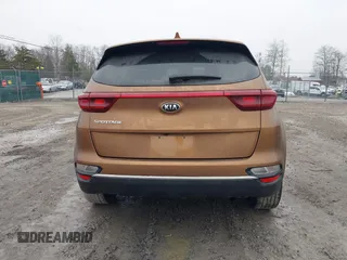 2020 Kia Sportage LX with VIN KNDPMCAC1L7807586, listed as a IAAI auction lot 41485581 with 28,941 mi miles. Bid and sale history available at carsss.com. Image 16.
