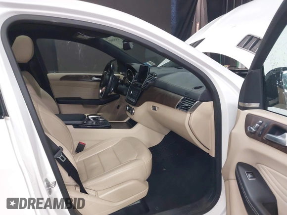 2017 Mercedes-Benz GLE 43 AMG z VIN 4JGED6EBXHA072090, wystawiony jako IAAI lot #41452405 z przebiegiem 71 457 mil mil oraz . Historia ofert i sprzedaży dostępna na DreamBid. Obrazek 5.