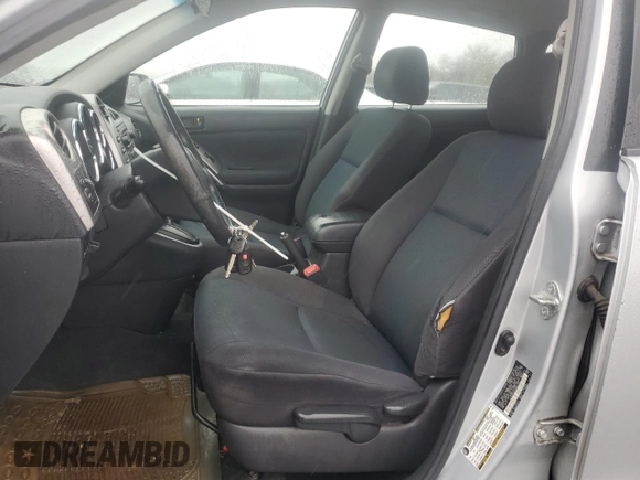 2006 Toyota Matrix STD z VIN 2T1LR32E06C563125, wystawiony jako Copart lot #55683475 z przebiegiem 174 891 mil mil oraz Tytuł czysty. Historia ofert i sprzedaży dostępna na DreamBid. Obrazek 7.
