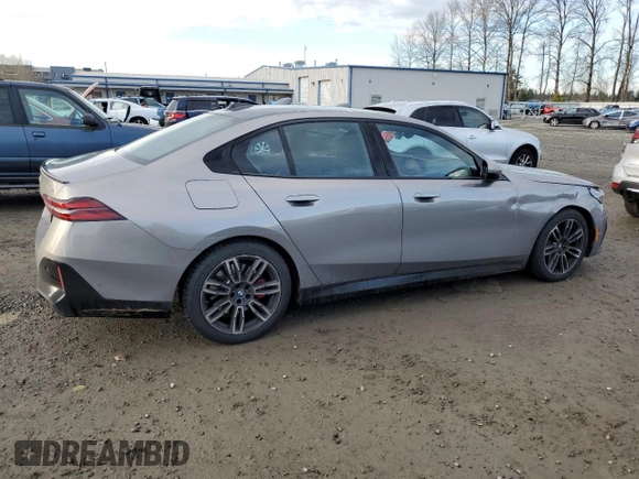 2024 BMW 5 Series 540i xDrive with VIN WBA63FJ08RCR26397, listed as a Copart auction lot 84608164 with 6,811 mi miles and Clean Title. Bid and sale history available at carsss.com. Image 3.