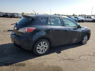 2013 Mazda 3 i Touring z VIN JM1BL1L77D1727442, wystawiony jako Copart lot #60340475 z przebiegiem 108 302 mil mil oraz Czysty tytuł • Clean title. Historia ofert i sprzedaży dostępna na DreamBid. Obrazek 3.