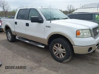 2008 Ford F-150 XLT with VIN 1FTPW14V28FA72092, listed as a IAAI auction lot 42038639 with 211,839 mi miles. Bid and sale history available at carsss.com. Image 1.