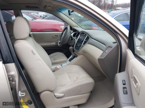 2004 Toyota Highlander with VIN JTEEP21A840005596, listed as a IAAI auction lot 41853783 with 300,533 mi miles. Bid and sale history available at carsss.com. Image 5.