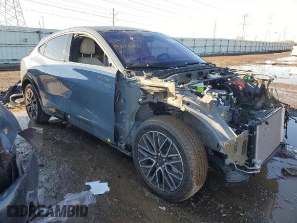 2024 Ford Mustang Mach-E Premium с VIN 3FMTK3SU1RMA48105, выставлен на аукционе Copart как лот 46612385 с пробегом 662 миль миль и Списание • Salvage title. История ставок и продаж доступна на DreamBid. Изображение 4.