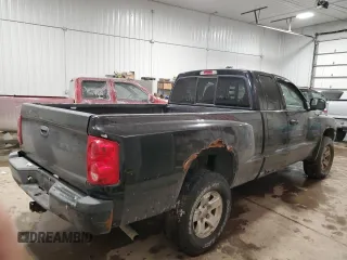 2006 Dodge Dakota SLT with VIN 1D7HW42NX6S516046, listed as a Copart auction lot 45693175 with 151,044 mi miles and Salvage Title. Bid and sale history available at carsss.com. Image 3.