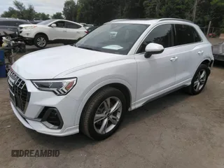 2022 Audi Q3 S line Premium Plus z VIN WA1EECF31N1045258, wystawiony jako IAAI lot #42299558 z przebiegiem 19 332 mil mil oraz . Historia ofert i sprzedaży dostępna na DreamBid. Obrazek 2.