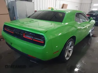2017 Dodge Challenger SXT z VIN 2C3CDZAG2HH574239, wystawiony jako IAAI lot #41391595 z przebiegiem 92 377 mil mil oraz . Historia ofert i sprzedaży dostępna na DreamBid. Obrazek 4.