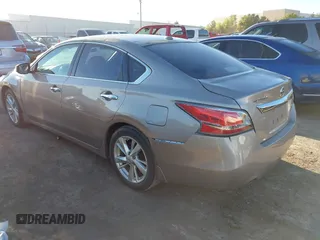 2014 Nissan Altima 2.5 with VIN 1N4AL3AP8EN369973, listed as a IAAI auction lot 40566240 with 145,434 mi miles. Bid and sale history available at carsss.com. Image 3.