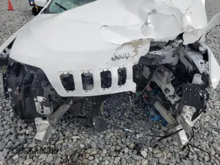 2020 Jeep Cherokee Latitude Plus с VIN 1C4PJLLB6LD503362, выставлен на аукционе Copart как лот 64280725 с пробегом Не указан миль и Списание • Salvage title. История ставок и продаж доступна на DreamBid. Изображение 12.