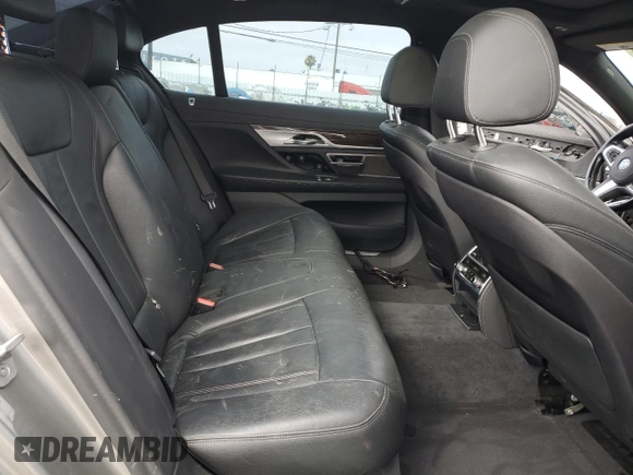 2022 BMW 7 Series 740i with VIN WBA7T2C02NCG97593, listed as a Copart auction lot 61861765 with 27,637 mi miles and Clean title. Bid and sale history available at DreamBid. Image 10.
