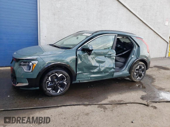 2024 Kia Niro Wind with VIN KNDCR3L13R5111750, listed as a Copart auction lot 72630924 with 8,709 mi miles and Clean Title. Bid and sale history available at DreamBid. Image 1.