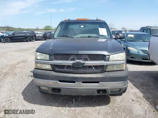 2004 Chevrolet Silverado 2500HD LT with VIN 1GCHK23204F221915, listed as a IAAI auction lot 41927609 with 209,729 mi miles. Bid and sale history available at carsss.com. Image 12.