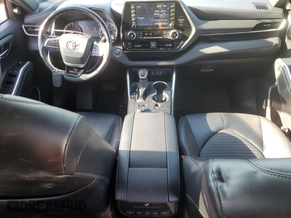 2022 Toyota Highlander XSE z VIN 5TDLZRBH7NS195870, wystawiony jako Copart lot #82544134 z przebiegiem 33 590 mil mil oraz Nie do naprawy • Non repairable. Historia ofert i sprzedaży dostępna na DreamBid. Obrazek 8.