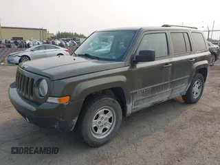 2016 Jeep Patriot Sport z VIN 1C4NJRBB9GD579952, wystawiony jako IAAI lot #42422182 z przebiegiem 186 686 mil mil oraz . Historia ofert i sprzedaży dostępna na DreamBid. Obrazek 2.
