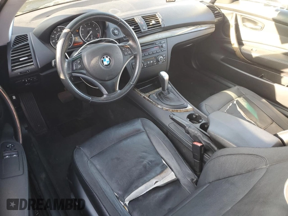 2011 BMW 1 Series 128i z VIN WBAUP7C54BVK78416, wystawiony jako Copart lot #49027615 z przebiegiem 172 409 mil mil oraz Szkoda całkowita • Salvage title. Historia ofert i sprzedaży dostępna na DreamBid. Obrazek 8.