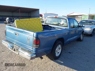 2001 Dodge Dakota with VIN 1B7GL22X11S337066, listed as a IAAI auction lot 41008648 with 270,749 mi miles. Bid and sale history available at carsss.com. Image 4.