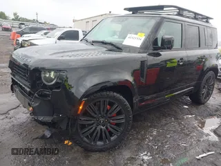 2020 Land Rover Defender X z VIN SALEXEEU9L2030559, wystawiony jako IAAI lot #42323334 z przebiegiem 41 325 mil mil oraz . Historia ofert i sprzedaży dostępna na DreamBid. Obrazek 2.