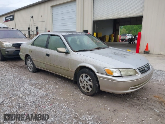 2001 Toyota Camry CE with VIN 4T1BG22K31U078888, listed as a IAAI auction lot 42137226 with 269,193 mi miles. Bid and sale history available at carsss.com. Image 1.